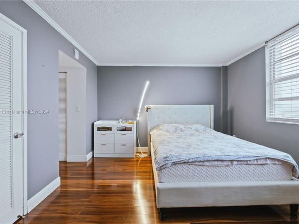 2841 NE 163rd St 704, North Miami Beach FL 33160