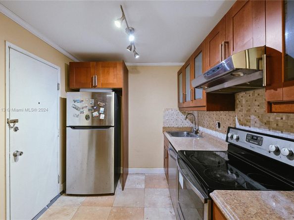 2841 NE 163rd St 704, North Miami Beach FL 33160