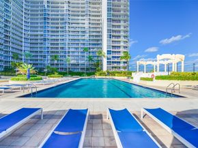 7601 E Treasure Dr PH103, North Bay Village FL 33141