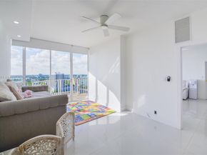 7601 E Treasure Dr PH103, North Bay Village FL 33141