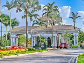 19421 Stonebrook St, Weston FL 33332