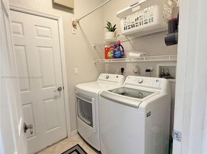 19421 Stonebrook St, Weston FL 33332