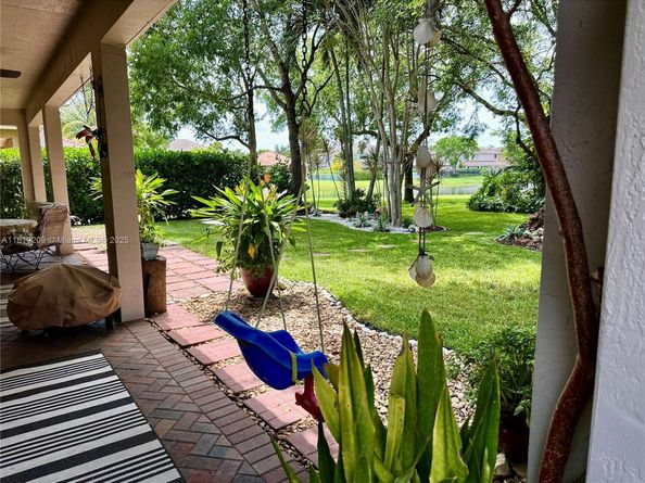 19421 Stonebrook St, Weston FL 33332