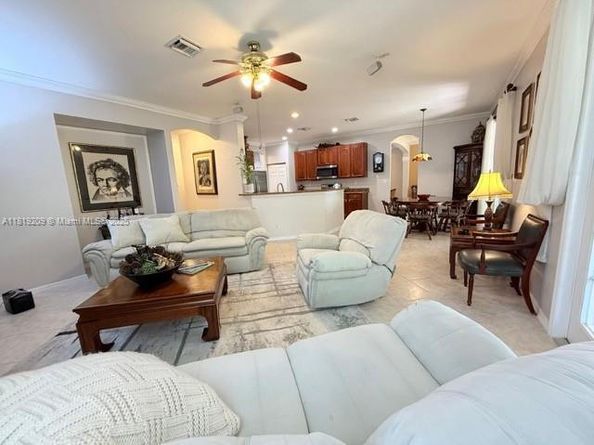 19421 Stonebrook St, Weston FL 33332