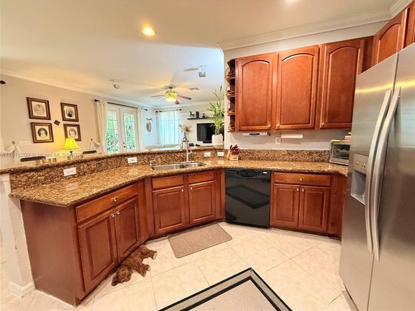 19421 Stonebrook St, Weston FL 33332