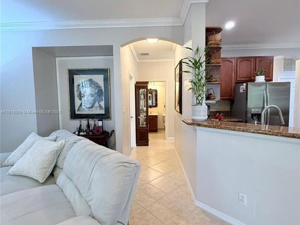 19421 Stonebrook St, Weston FL 33332