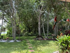 19421 Stonebrook St, Weston FL 33332
