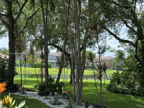 19421 Stonebrook St, Weston FL 33332