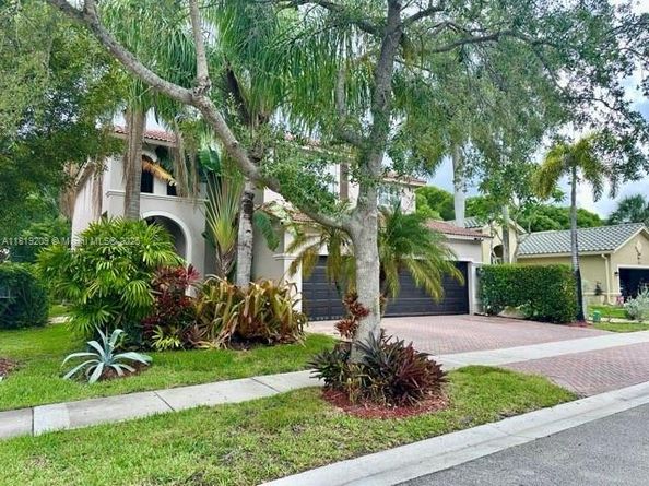 19421 Stonebrook St, Weston FL 33332