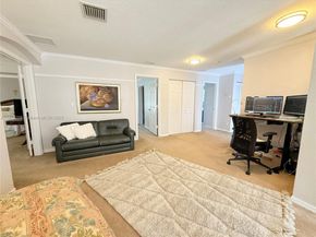 19421 Stonebrook St, Weston FL 33332