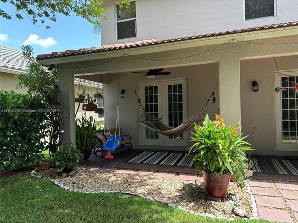 19421 Stonebrook St, Weston FL 33332