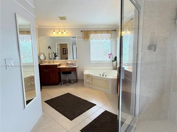 19421 Stonebrook St, Weston FL 33332