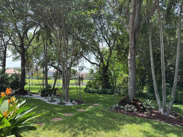 19421 Stonebrook St, Weston FL 33332