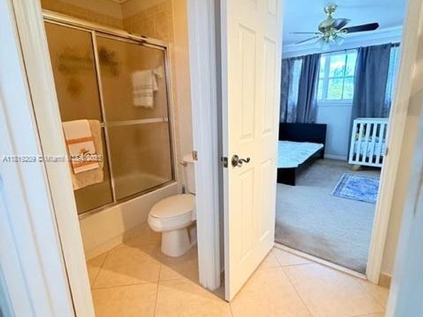 19421 Stonebrook St, Weston FL 33332