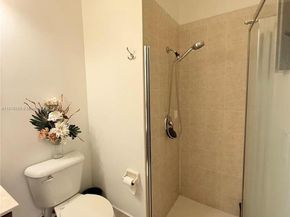 19421 Stonebrook St, Weston FL 33332