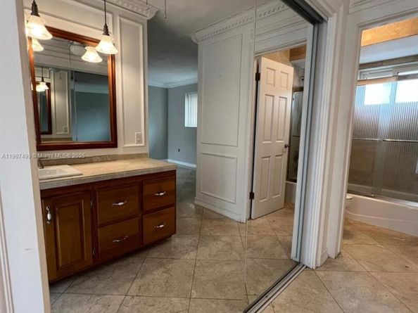 2001 N 41st Ave, Hollywood FL 33021