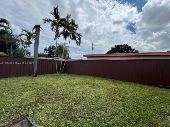 2001 N 41st Ave, Hollywood FL 33021