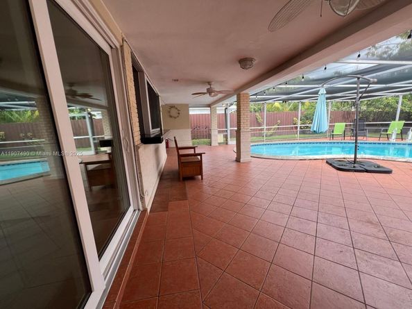 2001 N 41st Ave, Hollywood FL 33021