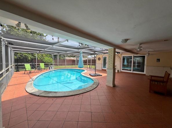 2001 N 41st Ave, Hollywood FL 33021