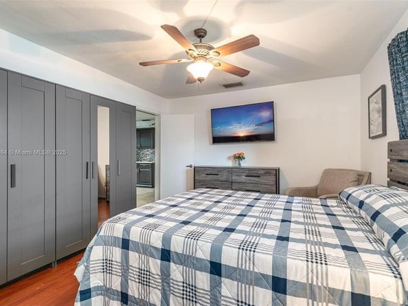 140 SW 126th Ave, Plantation FL 33325