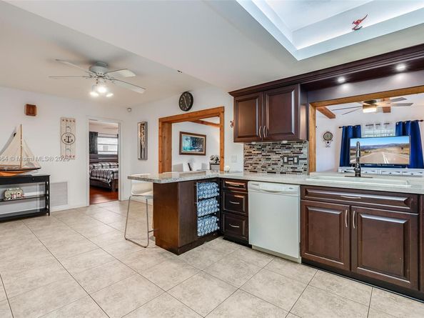 140 SW 126th Ave, Plantation FL 33325