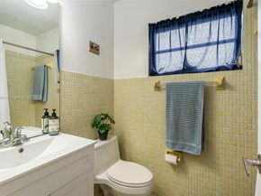 140 SW 126th Ave, Plantation FL 33325