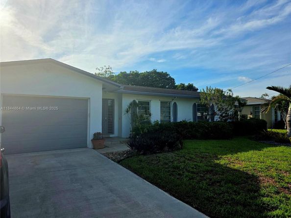 140 SW 126th Ave, Plantation FL 33325