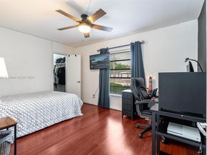 140 SW 126th Ave, Plantation FL 33325