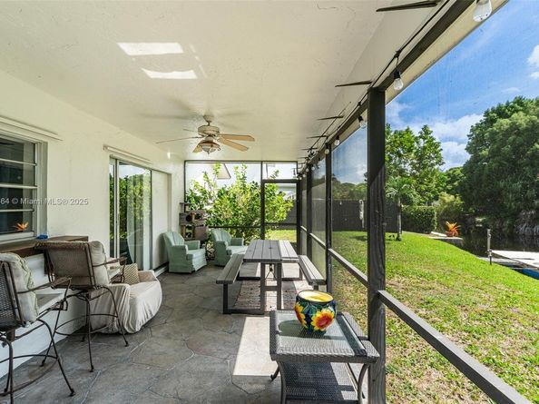140 SW 126th Ave, Plantation FL 33325