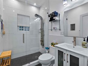 3719 Sheridan Ave, Miami Beach FL 33140