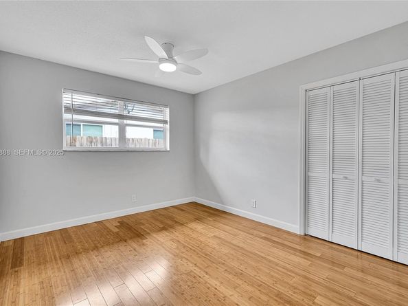 5320 SW 8th St, Plantation FL 33317