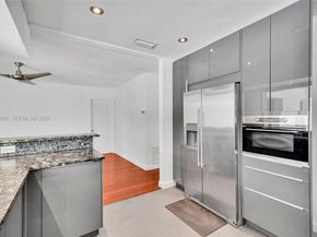 5320 SW 8th St, Plantation FL 33317