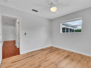 5320 SW 8th St, Plantation FL 33317