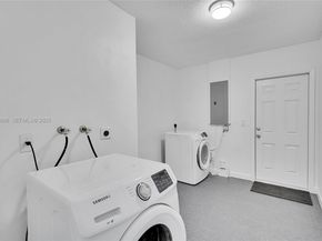 5320 SW 8th St, Plantation FL 33317