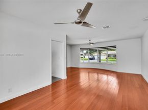 5320 SW 8th St, Plantation FL 33317