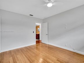 5320 SW 8th St, Plantation FL 33317