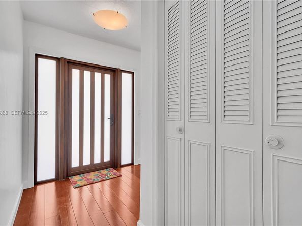 5320 SW 8th St, Plantation FL 33317