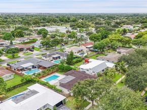 5320 SW 8th St, Plantation FL 33317