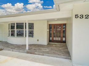 5320 SW 8th St, Plantation FL 33317