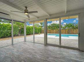 5320 SW 8th St, Plantation FL 33317