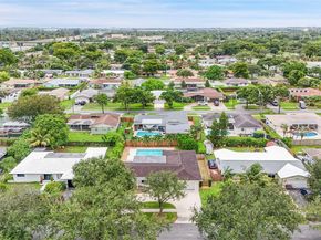 5320 SW 8th St, Plantation FL 33317