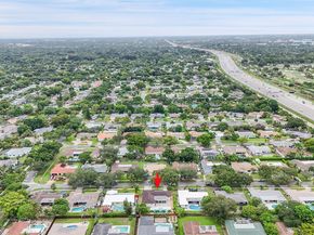 5320 SW 8th St, Plantation FL 33317