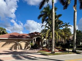 2442 Poinciana Ct, Weston FL 33327