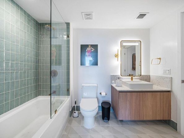 Undisclosed Address #A11862168, Miami FL 33132