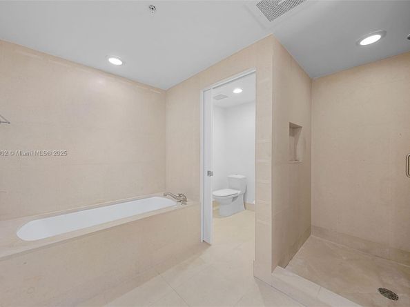 6899 Collins Ave 2108, Miami Beach FL 33141
