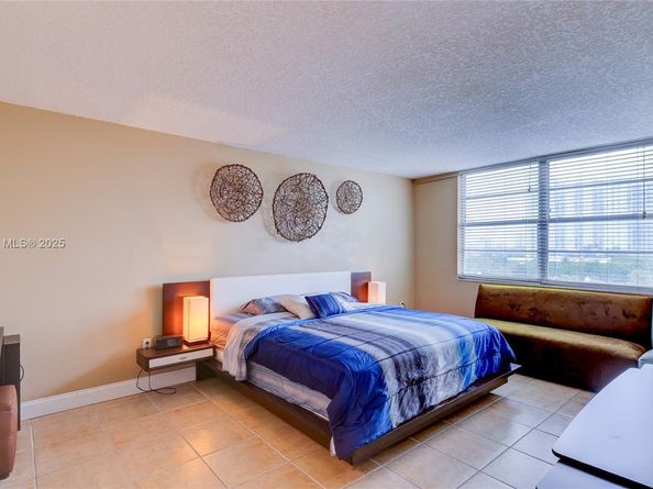 2851 NE 183rd St 817E, Aventura FL 33160