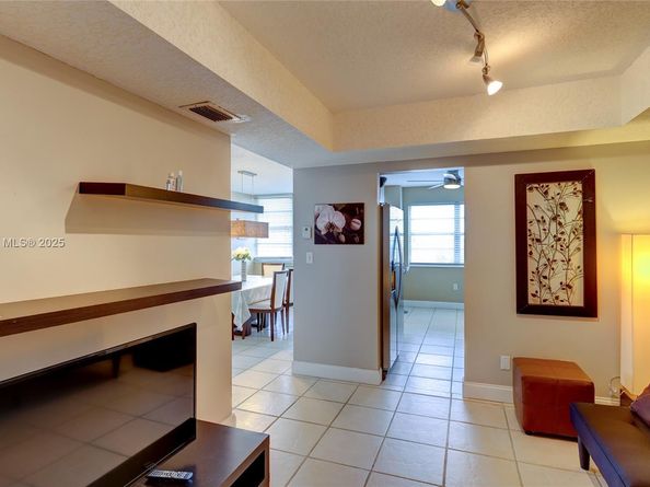 2851 NE 183rd St 817E, Aventura FL 33160