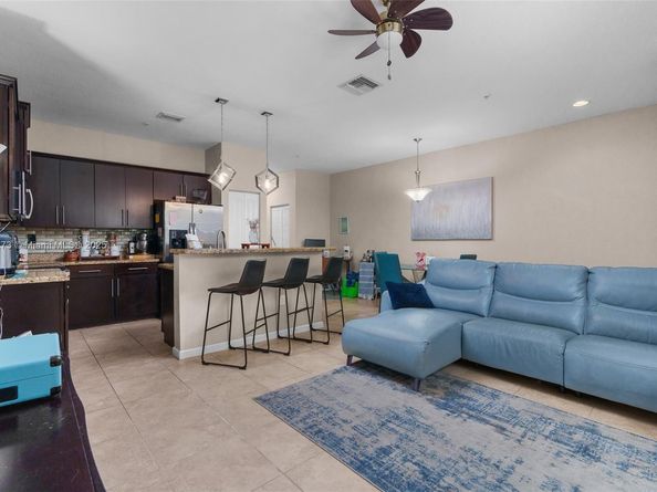 278 SW 7th Ct, Pompano Beach FL 33060