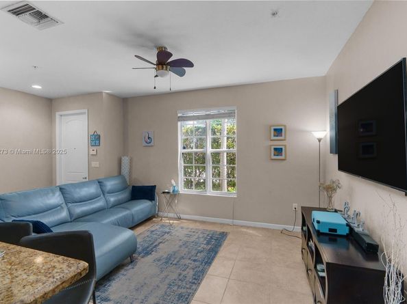 278 SW 7th Ct, Pompano Beach FL 33060