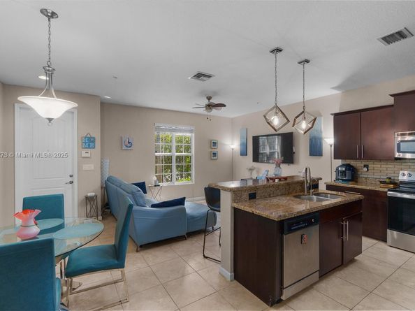 278 SW 7th Ct, Pompano Beach FL 33060
